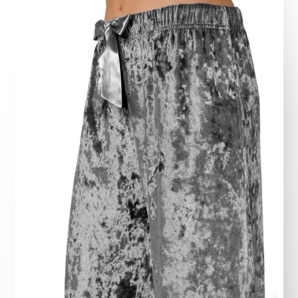 💝Lord & Taylor Women's Premium Quality 2 Piece Velour Pajama Set with Pockets 😍 - Picture 6 of 6